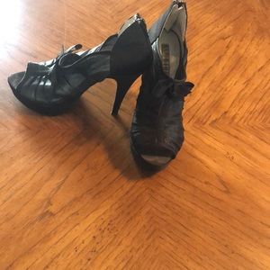 Used vera wang heels size 7.5